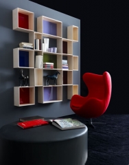 Muebles colgados de la firma karol banos