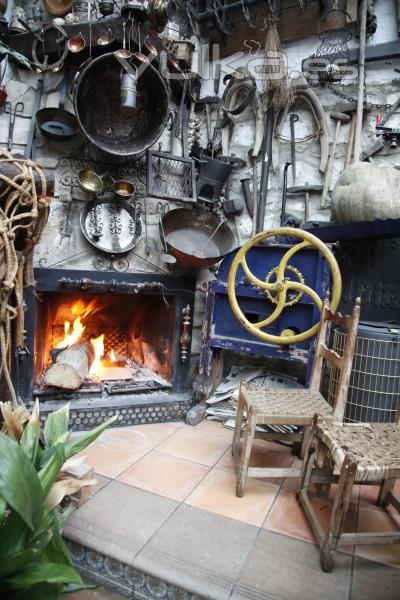 chimenea interior museo hotel restaurante agricola