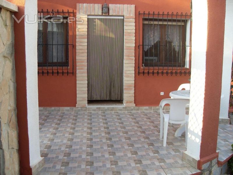 PRECIOSA CASA CON PISCINA PRIVADA EN TORREVIEJA URBANIZACION CHAPARRAL