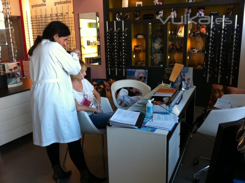 Asi fue nuestro analisis del cabello GRATIS en farmacia ptica Daza.