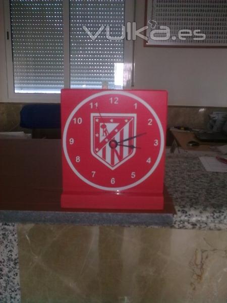 Reloj de Silestone Rojo con Escudo Atletico de Madrid