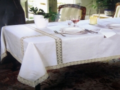 Mantel en lino con puntillas
