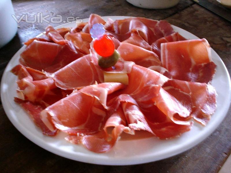 Jamon  curado   en  la  montaa  de  Leon