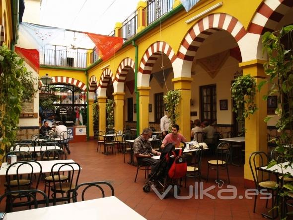 Patio Cordobés en Restaurantes Tabernas Sociedad Plateros Mª Auxiliadora Patio Cordobés para comer e