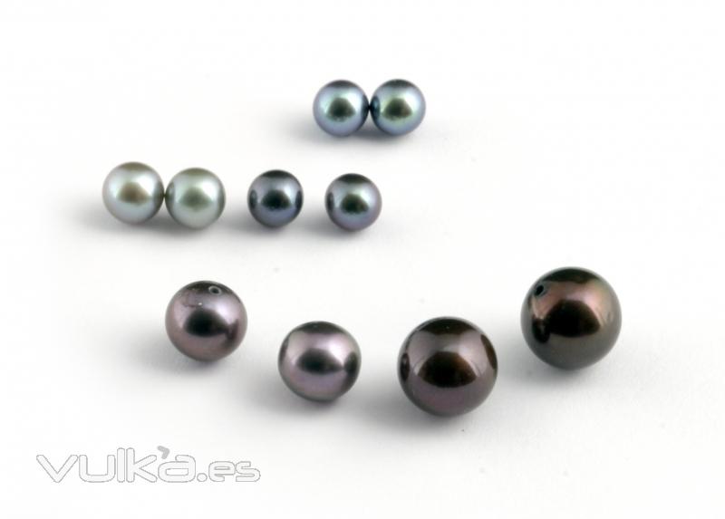 Perlas esfricas AAA con medio taladro para el diseo de pendientes, anillos, boches. Consultenos