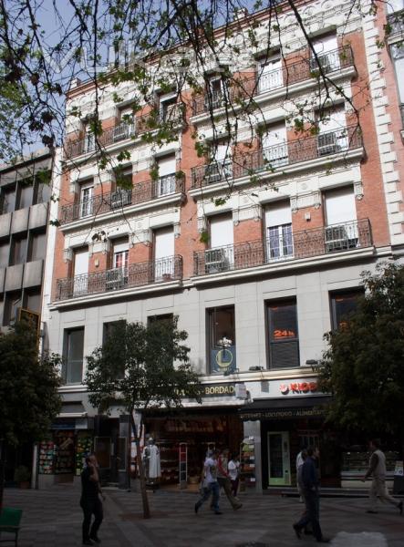 Edificio Apartamentos en Madrid por dias