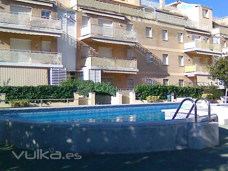 CUNIT, 2 linea de playa, 2 habitaciones, parking y piscina 132.500-EUR