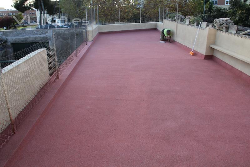 Terraza realizada con corcho proyectado