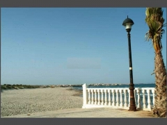 A 500 metros de la playa, fantastico duplex de 3 dormitorios, (uno en planta baja) 2 banos, amplio s