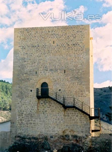 Torre Blanca murallas de Albarracin. Reconstruccion de muros de la torre y cerramiento de huecos