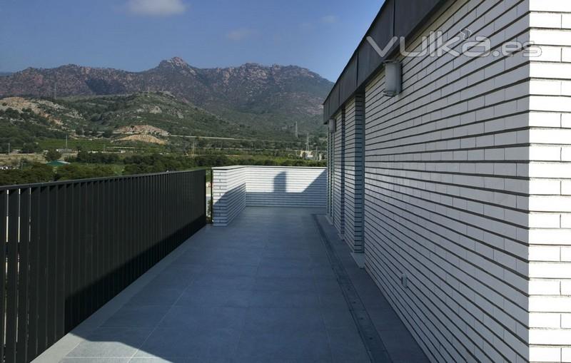 Vista lateral terraza del tico Benicasim