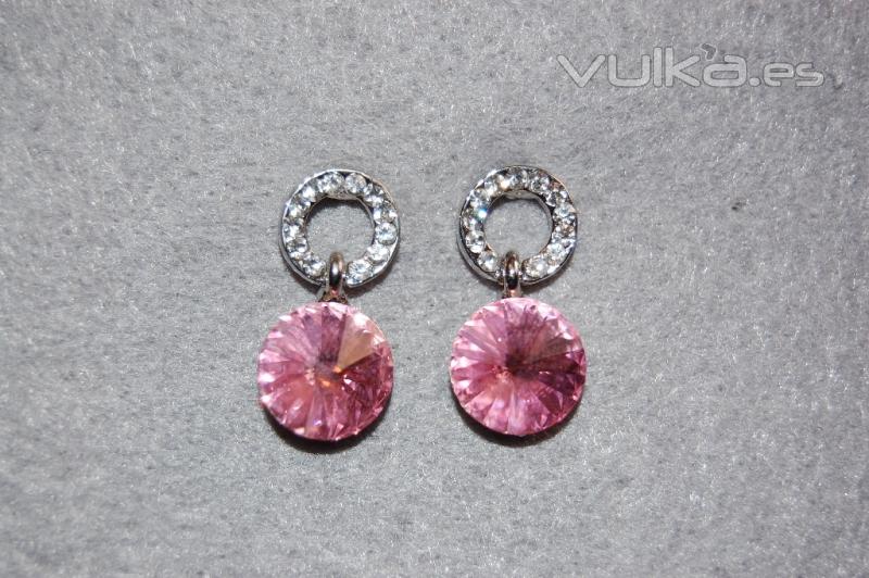 Pendientes rosas con aro de brillos a 5.95EUR