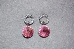 Pendientes rosas con aro de brillos a 595eur