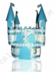 Monumental castillo hecho con panales,en cuyo interior esconde otros productos para el bebe26 eur