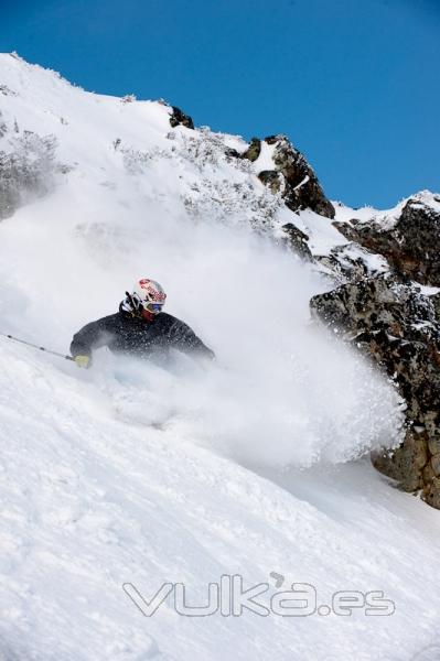 ESCUELA DE ESQUI Y SNOWBOARD FUENTES DE INVIERNO