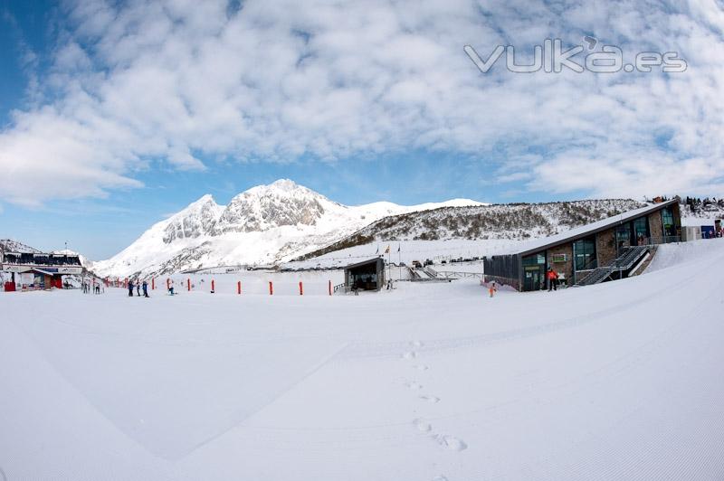 ESCUELA DE ESQUI Y SNOWBOARD FUENTES DE INVIERNO