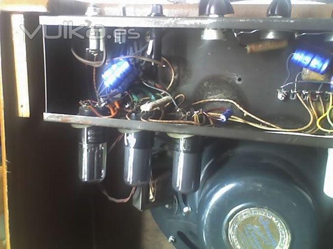 Reparacin de un GIBSON GA-20