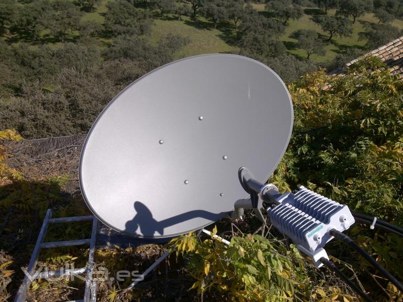 Instalacin de Internet por Satlite (Bi-direccional) en una finca rural de Posadas(Crdoba)