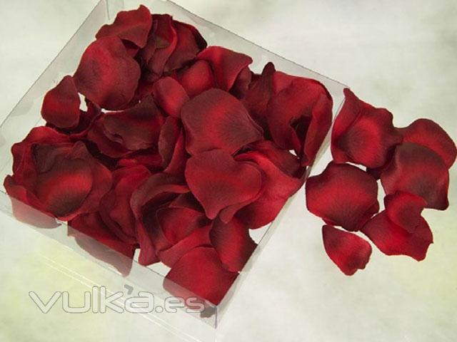 Compra tus petalos de rosa para la noche ms romntica del ao....en ARTICO!