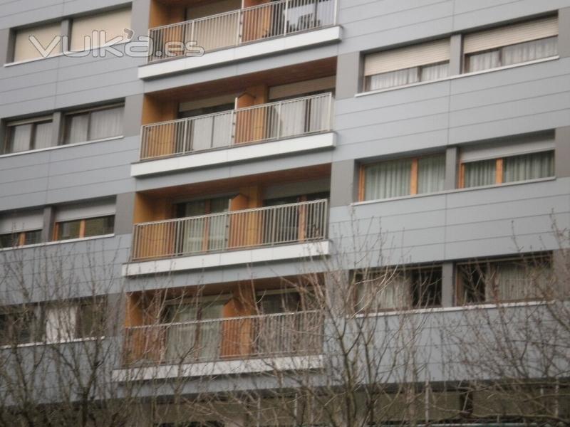 Detalle de rehabilitación energética de fachada de edificio privado (FACHADA VENTILADA)