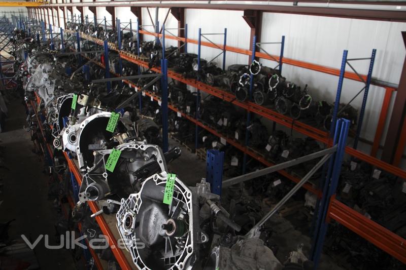 Almacn de piezas de coches recuperadas y con garanta