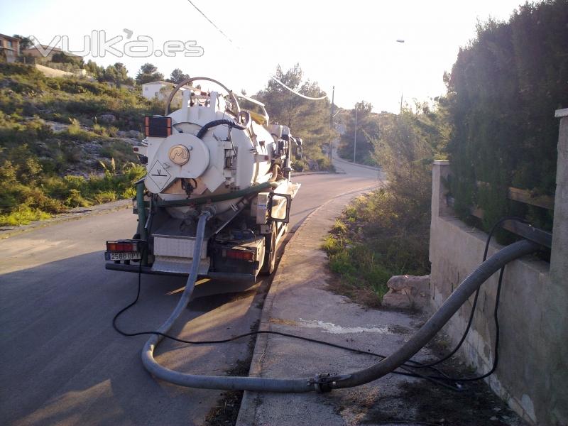 Vaciado de fosa séptica en Urb. San Cristóbal de Alberic