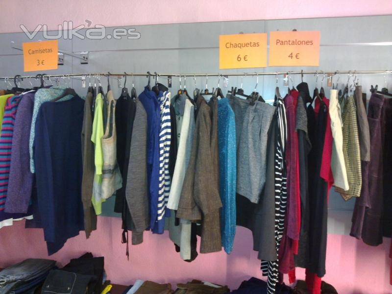 Chaquetas y vestidos 6 EUR