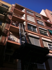 Carga max de la grua 200kg piano 210kg la grua no a dicho ni mu jajajaja