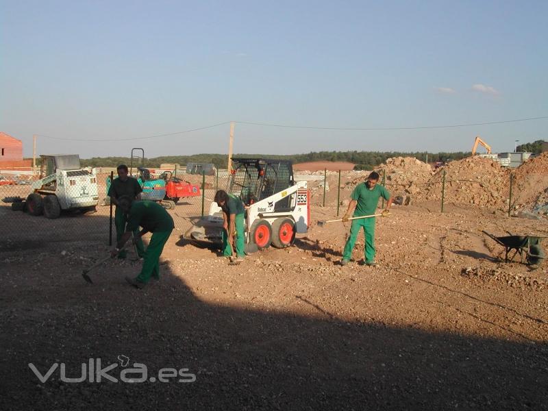 Brigada de obras. Trabajos jardinera y riego