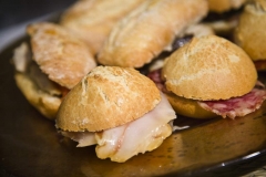 montaditos ibéricos de taberna la carbonera