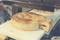 Corte ultrasonidos hojaldre, pasteles rellenos de carne, empanadas gallegasetc