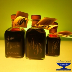 Detalles para boda 2 botellas de 100 ml y una de 50 ml personalizadas
