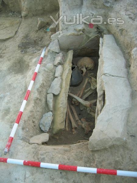 Enterramiento Argárico. Monteagudo (Murcia)