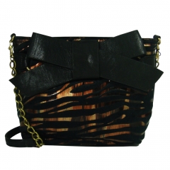 Bandolera pequena con lazo negra