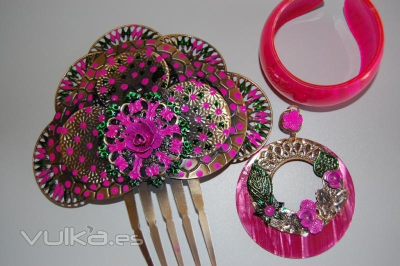 Conjunto de flamenca fucsia, peina, pendientes y pulsera por menos de 12EUR