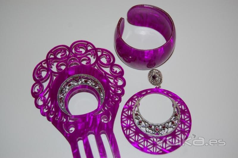 Conjunto de flamenca fucsia, peina, pendientes y pulsera por menos de 12EUR