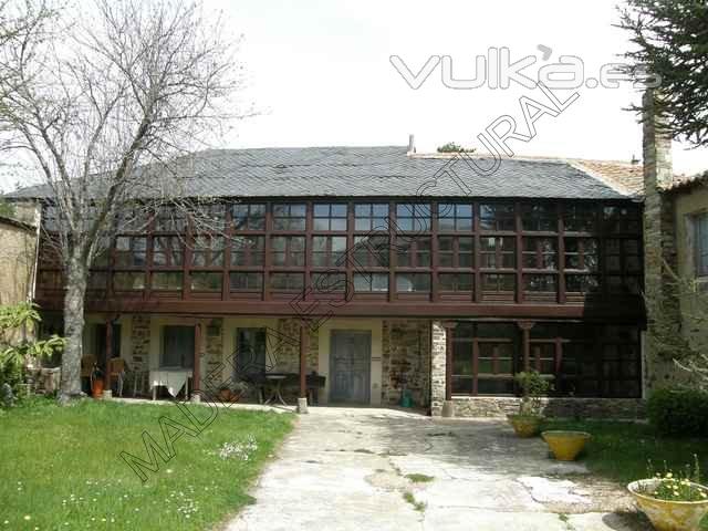 Restauracin de la galera de iroko de una casona