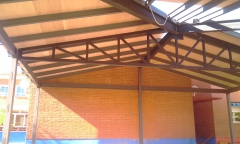Cubierta zona de juegos colegio en cobisa -toledo-