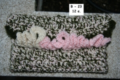 Pequeno bolso de mano para reunion informal y veraniega elaborado en crochet con lana y forrado pe