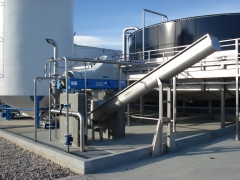 Deposito fangos, centrifuga, espesado fangos biologicos con DAF y reactor biologico en FRUSA.