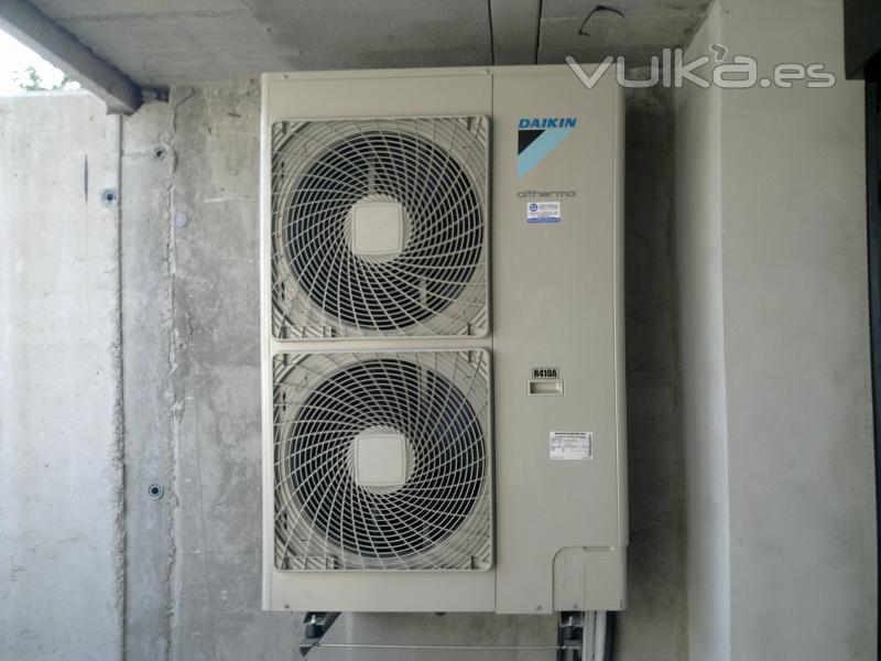 Bonba de calor Daikin alta temperatura chalet Burela