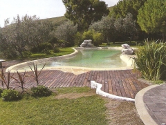 piscina BIODESING de arena de cuarzo puede ser moldeada con playas y espacios naturales