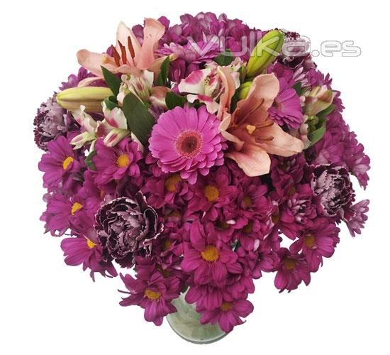 Ramo de flor variada tonos morados.  Enviar y regalar flores a domicilio con la mejor floristera.