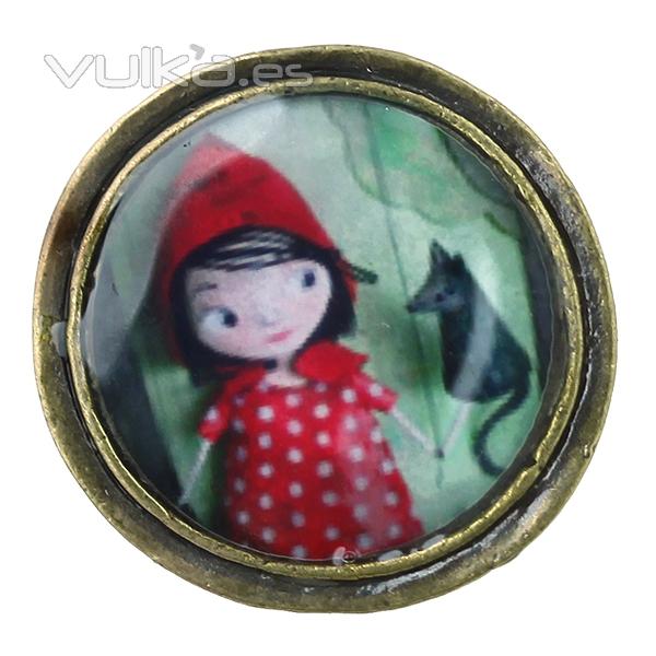 Broche Caperucita por slo 6 EUR.