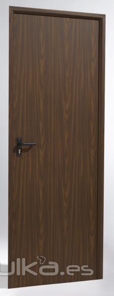 puerta multiuso color madera