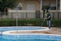 Piscival: limpieza de piscinas