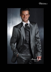 Traje con Plaston diseño