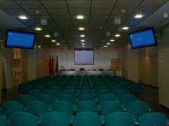 Sala de prensa en madrid: pantallas, sonido etc
