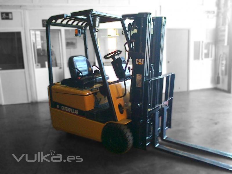 REF.:5005, Carretilla elctrica CATERPILLAR, modelo: EP16KT, capacidad de carga: 1600 Kgs. mstil TR