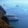 Vista de nuestro barco desde lo alto de la isla de Santorini(Grecia)